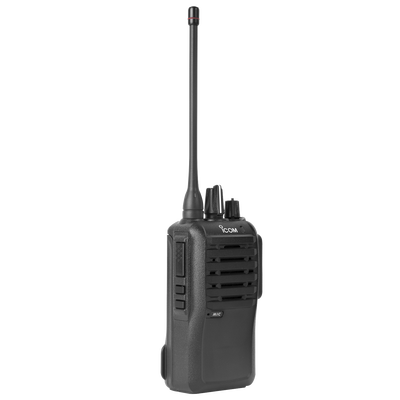 Radio port&aacute;til anal&oacute;gico en rango de frecuencia 450-512 MHz, 4 W de potencia de RF, 16 canales. Incluye: antena, cargador, bater&iacute;a y clip