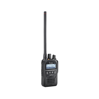 Radio digital NXDN con pantalla, en banda de VHF, rango de frecuencia 136-174MHz, con 512 canales, sumergible IP67, bluethooth, grabador de voz. Bater&iacute;a, cargador, antena y clip incluidos.