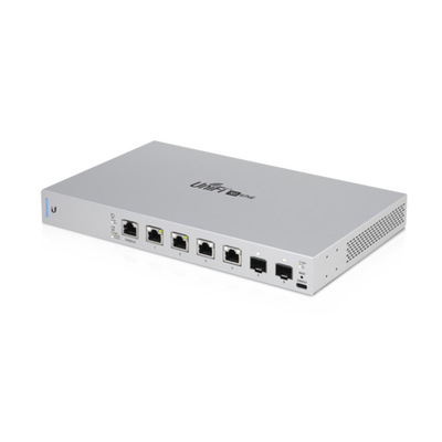 Switch UniFi 7 puertos (1 x consola, 4 x PoE++ 802.3bt y 2 SFP+) - ABD Systems